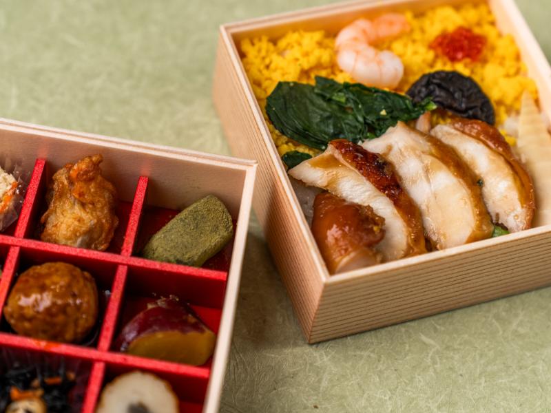 五目ちらし寿司と彩り9升の二段弁当