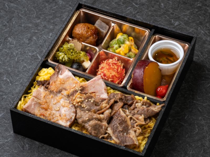 秋田八幡平ポークの味噌焼きと牛バラ宝石弁当
